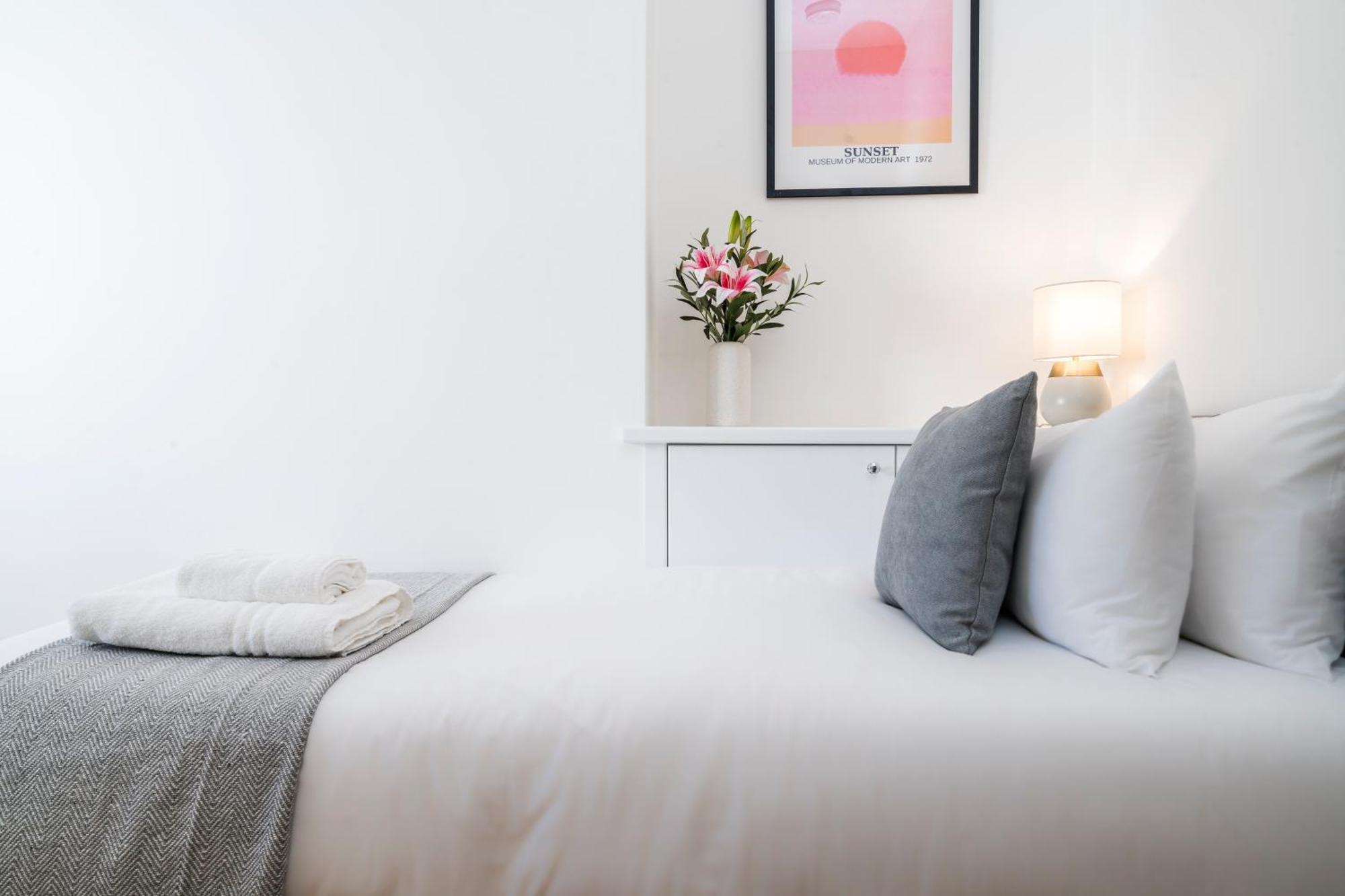 Cozy 2 Bedroom Apartment In Sutton Sutton  Exterior foto