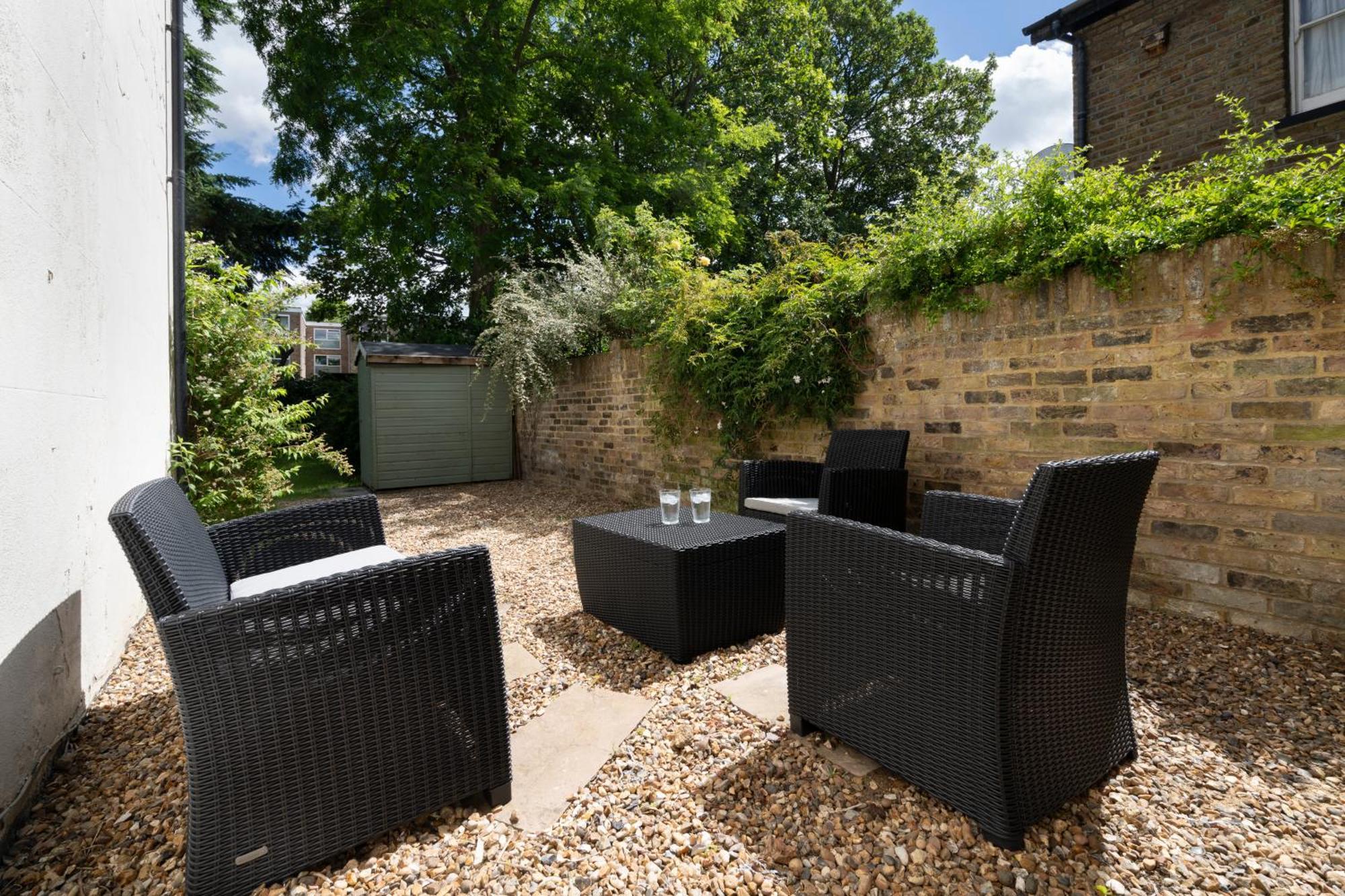 Cozy 2 Bedroom Apartment In Sutton Sutton  Exterior foto